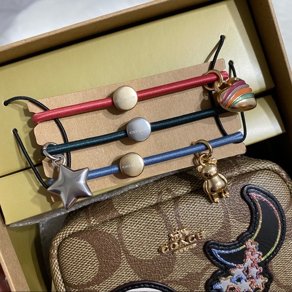 ✨NIB✨ Boxed Mini Boxy Cosmetic Case & Hair Tie Set Signature C Disco Pat… - Picture 4 of 6